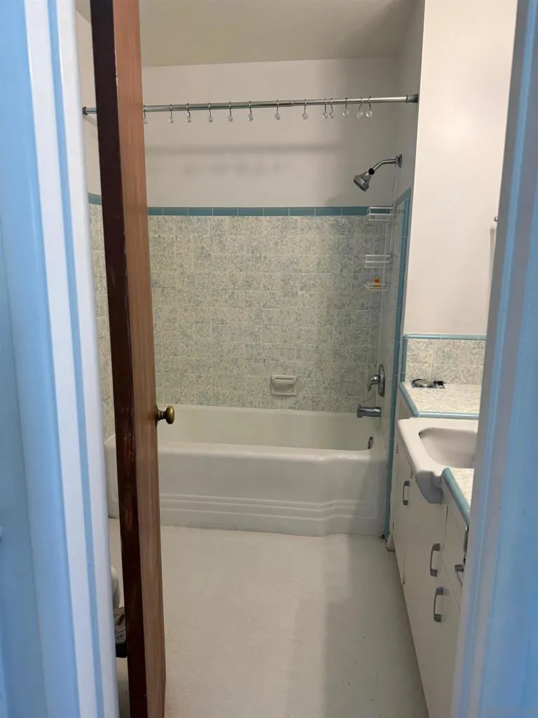 471 E Ave Coronado, CA 92118