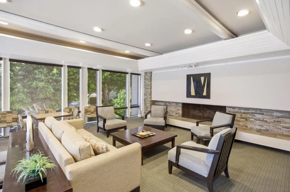 2264 Caminito Castillo La Jolla, CA 92037