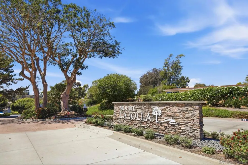 2264 Caminito Castillo La Jolla, CA 92037