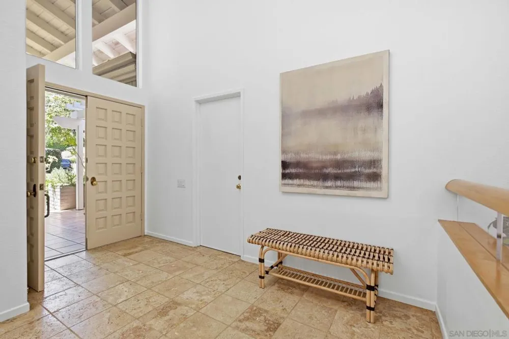 2264 Caminito Castillo La Jolla, CA 92037
