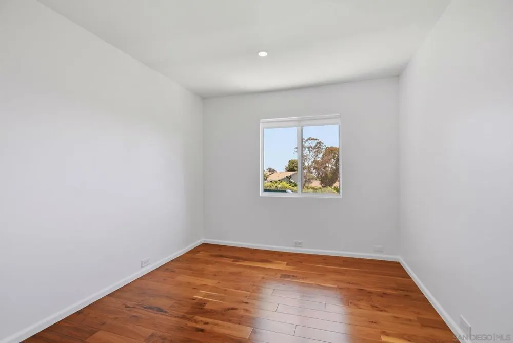 2264 Caminito Castillo La Jolla, CA 92037