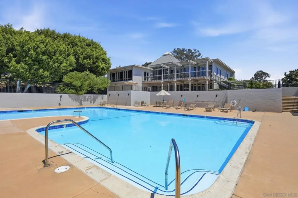 2264 Caminito Castillo La Jolla, CA 92037