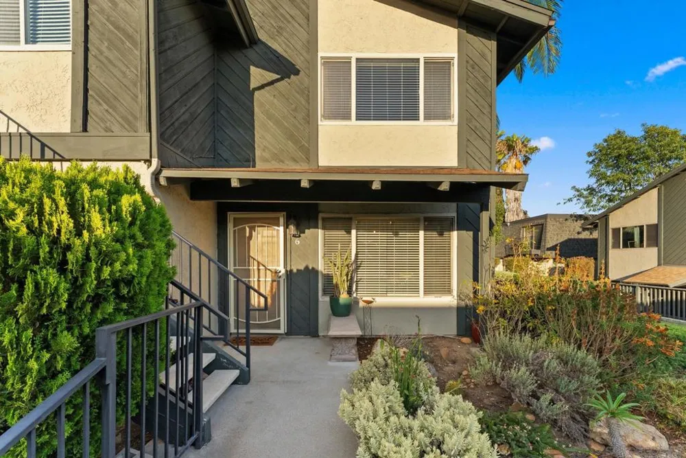 5631 Lake Park Way #6 La Mesa, CA 91942