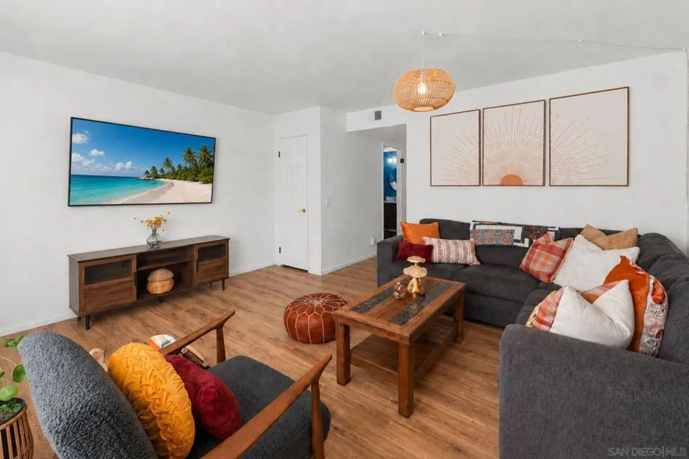 5631 Lake Park Way #6 La Mesa, CA 91942