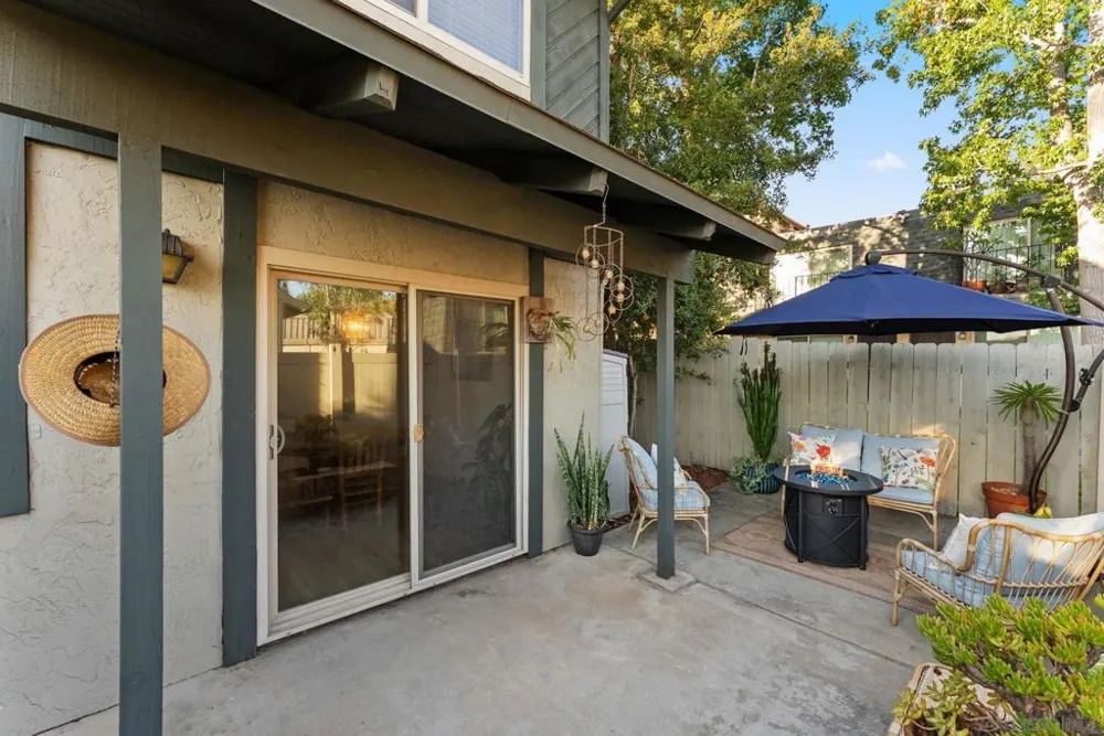 5631 Lake Park Way #6 La Mesa, CA 91942