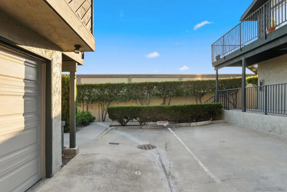 5631 Lake Park Way #6 La Mesa, CA 91942