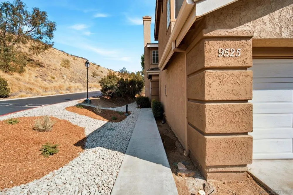 9525 Questa Pointe San Diego, CA 92126