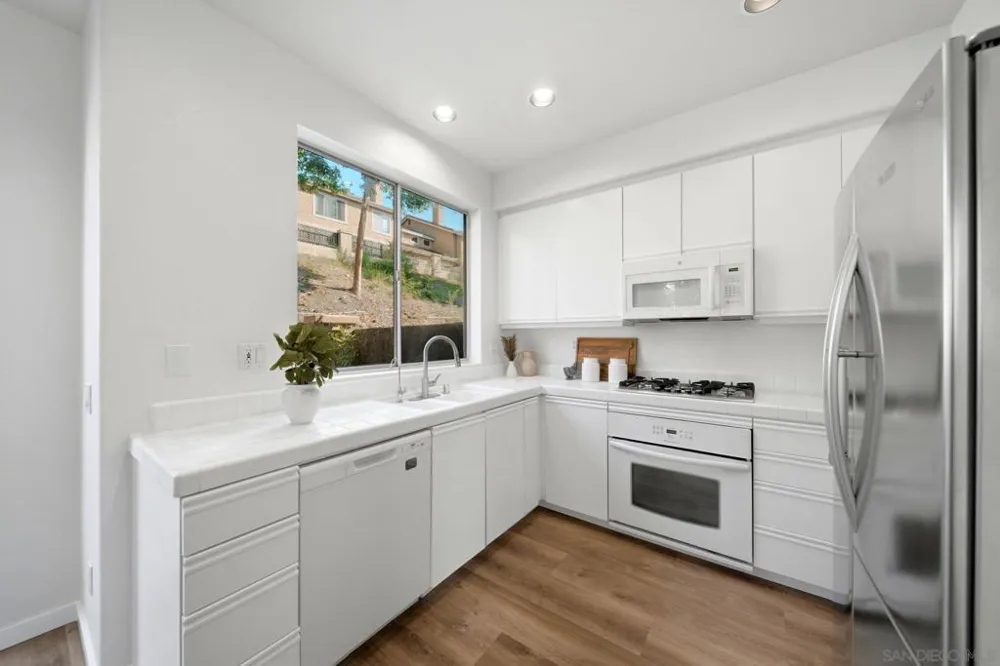9525 Questa Pointe San Diego, CA 92126