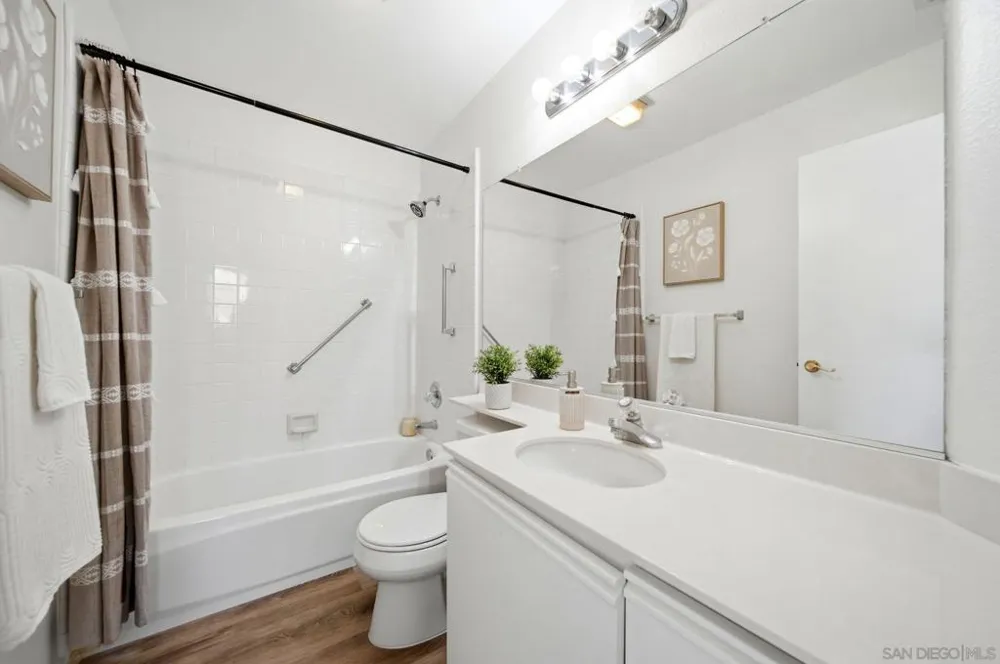 9525 Questa Pointe San Diego, CA 92126
