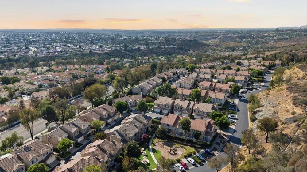 9525 Questa Pointe San Diego, CA 92126