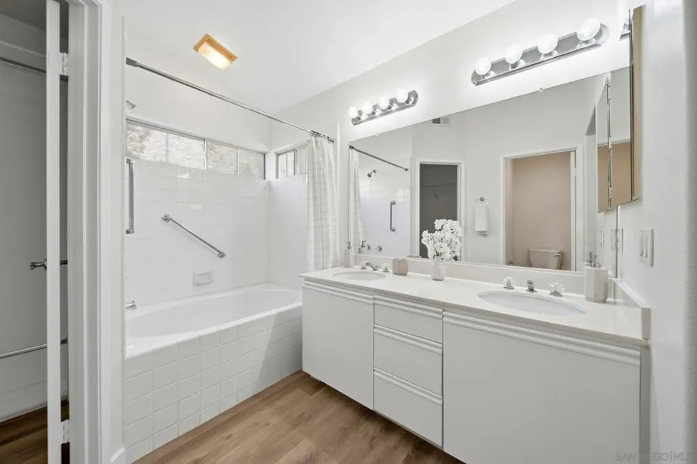 9525 Questa Pointe San Diego, CA 92126