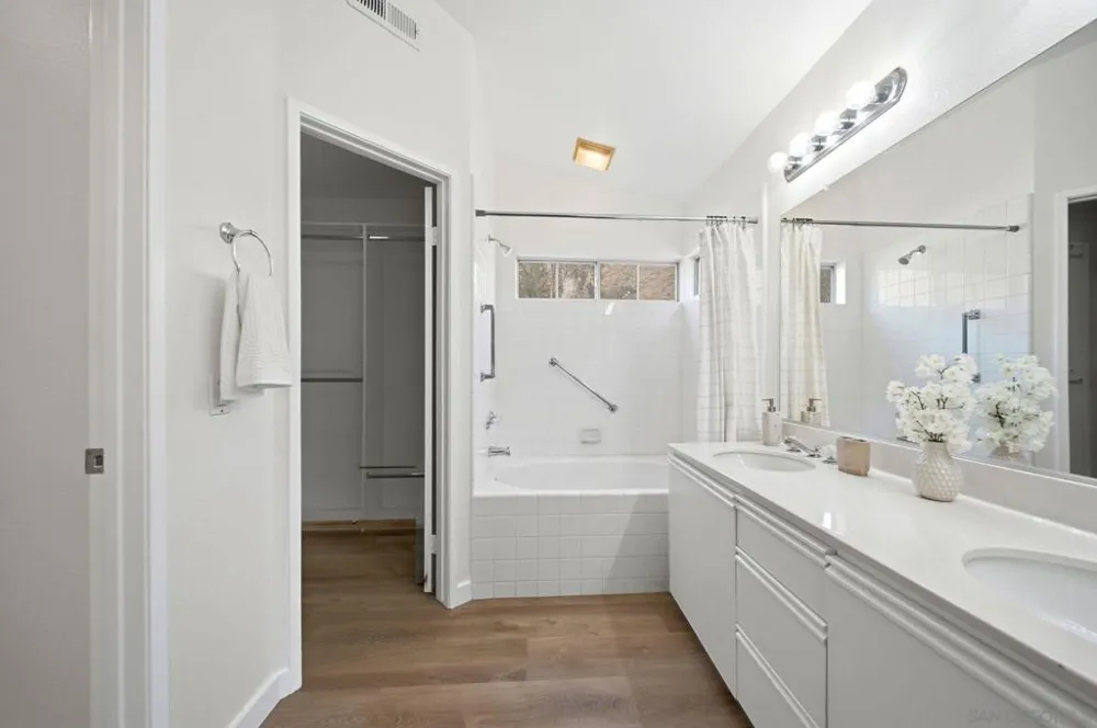 9525 Questa Pointe San Diego, CA 92126