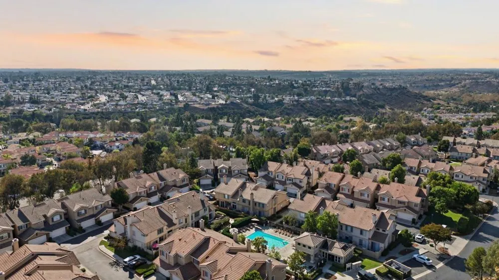 9525 Questa Pointe San Diego, CA 92126
