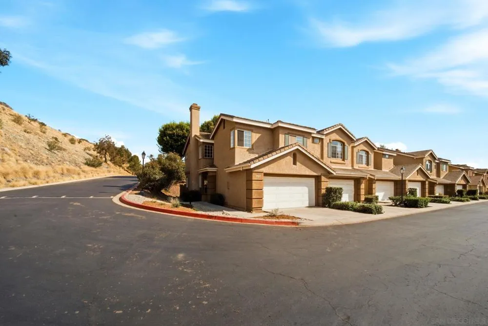 9525 Questa Pointe San Diego, CA 92126