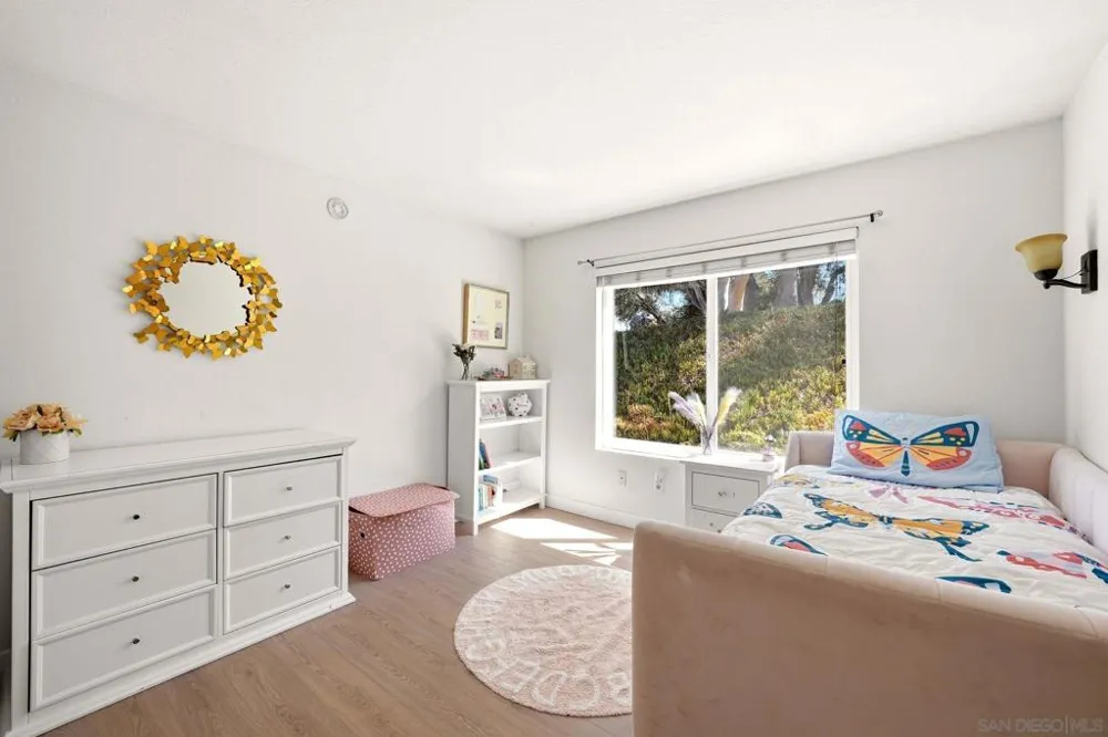 8981 Circle R View Escondido, CA 92026