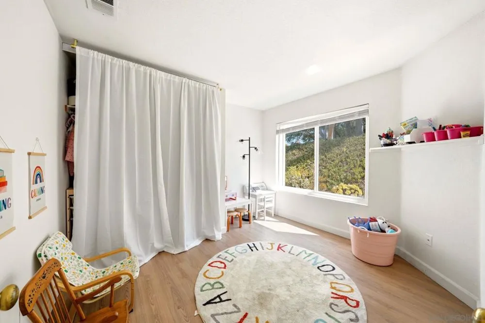 8981 Circle R View Escondido, CA 92026