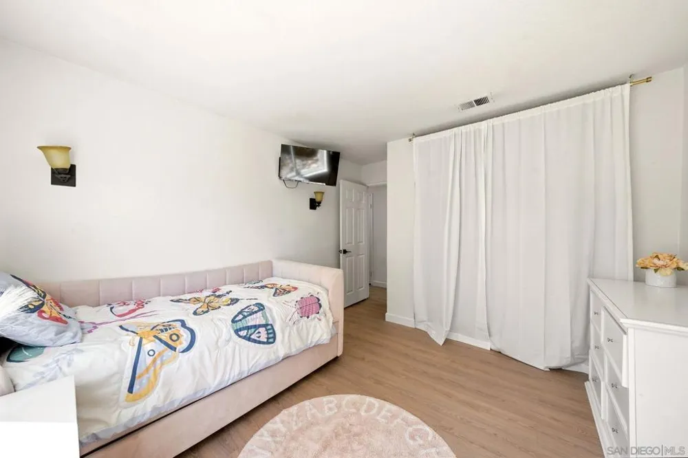 8981 Circle R View Escondido, CA 92026