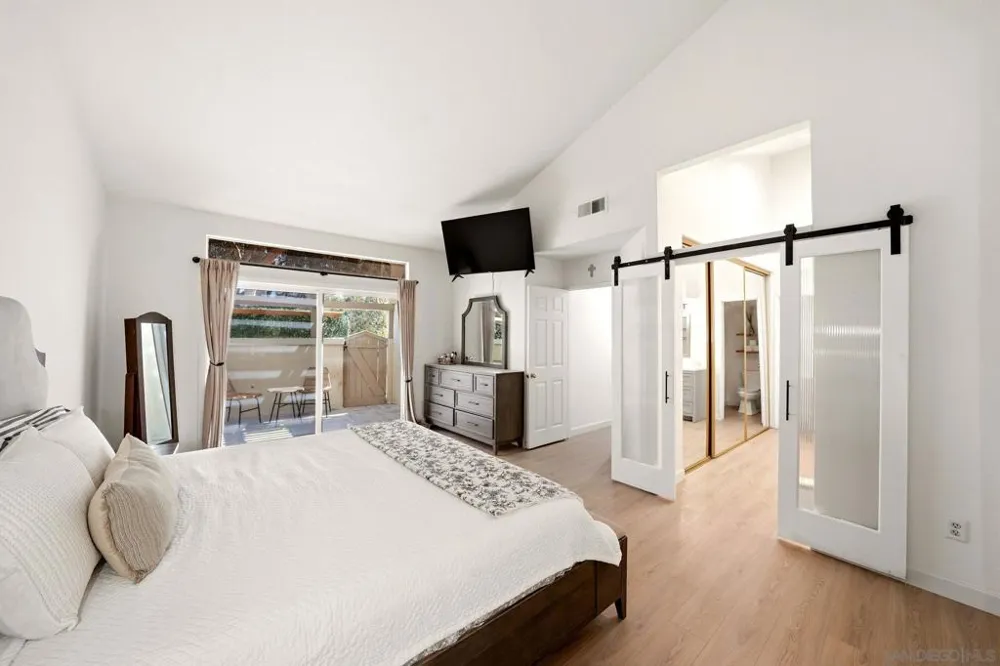 8981 Circle R View Escondido, CA 92026