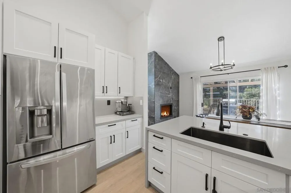 8981 Circle R View Escondido, CA 92026