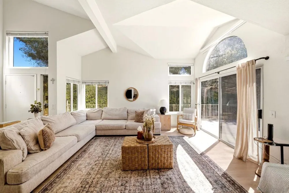 8981 Circle R View Escondido, CA 92026
