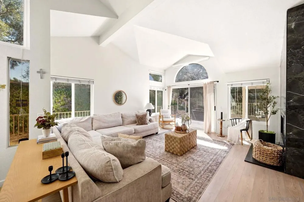 8981 Circle R View Escondido, CA 92026