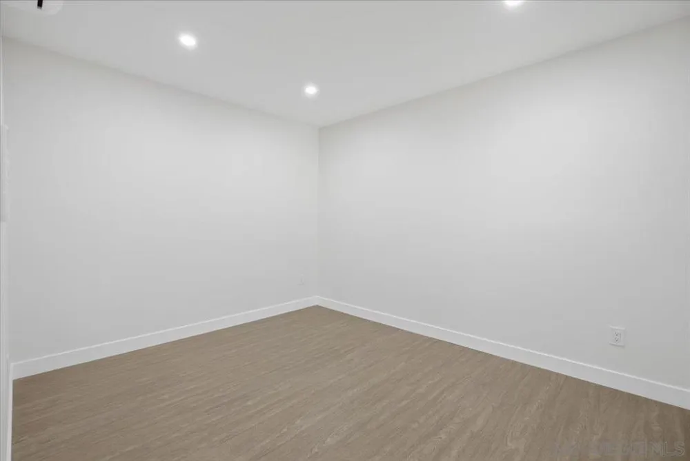 5533 Adobe Falls Rd #3 San Diego, CA 92120