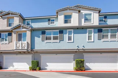 3030 Beachwood Bluff