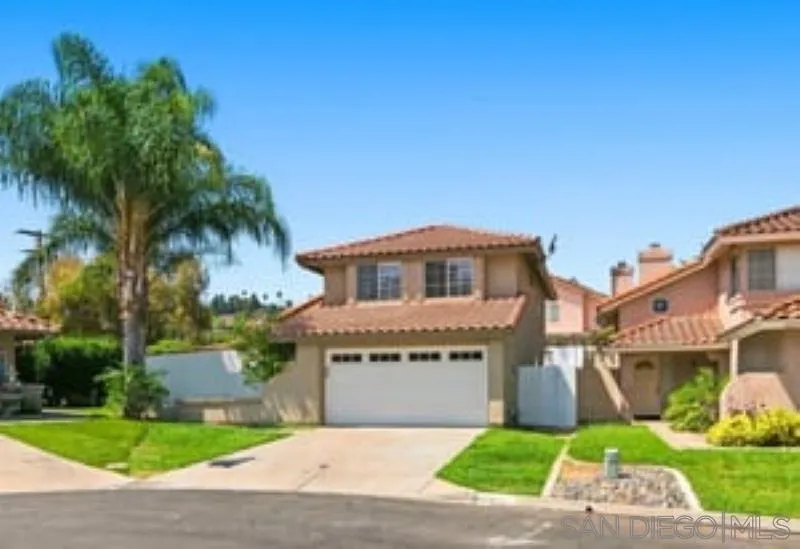 633 Thunder Gln Escondido, CA 92027