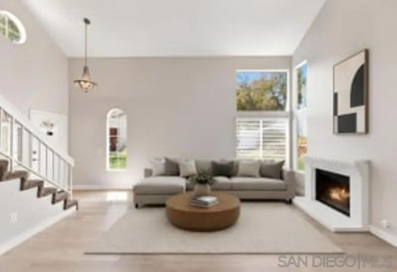 633 Thunder Gln Escondido, CA 92027