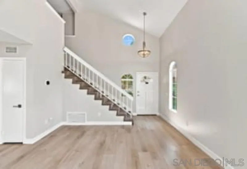 633 Thunder Gln Escondido, CA 92027