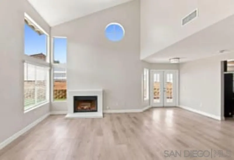 633 Thunder Gln Escondido, CA 92027