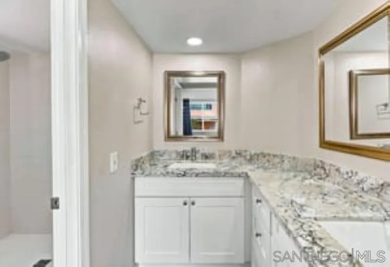 633 Thunder Gln Escondido, CA 92027