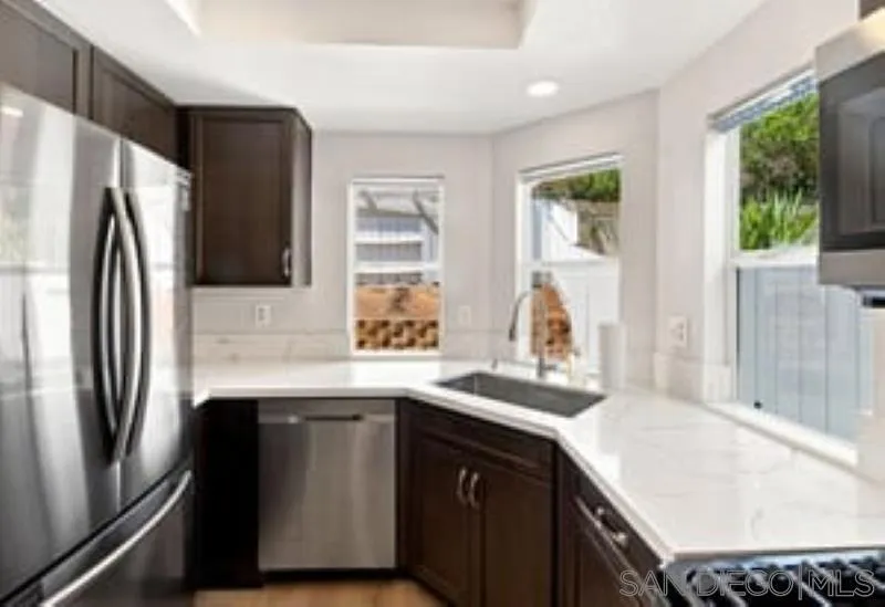 633 Thunder Gln Escondido, CA 92027