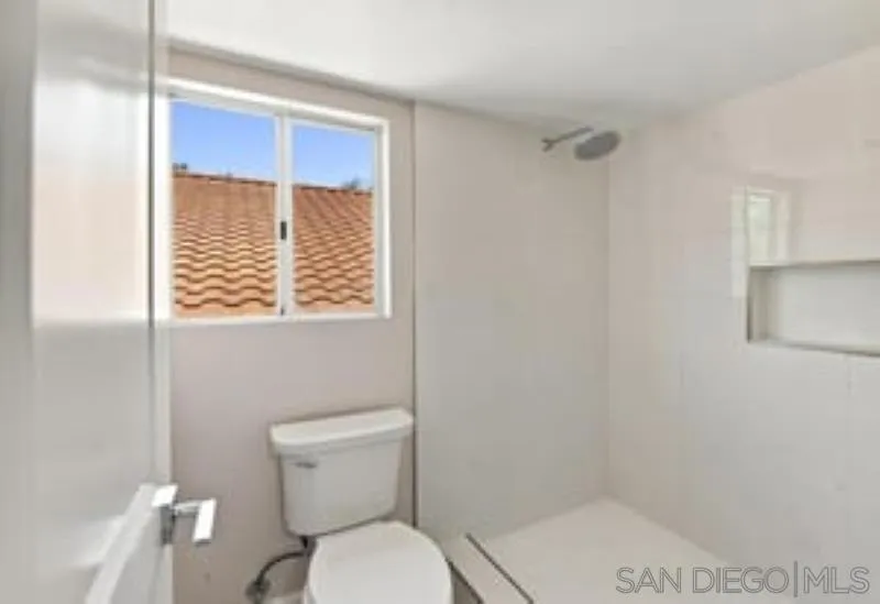 633 Thunder Gln Escondido, CA 92027