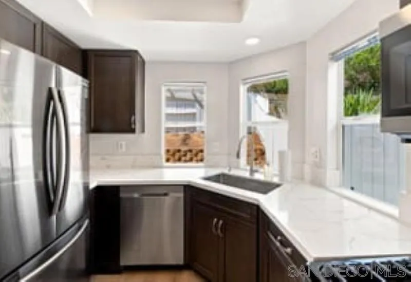 633 Thunder Gln Escondido, CA 92027