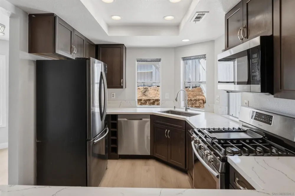 633 Thunder Gln Escondido, CA 92027