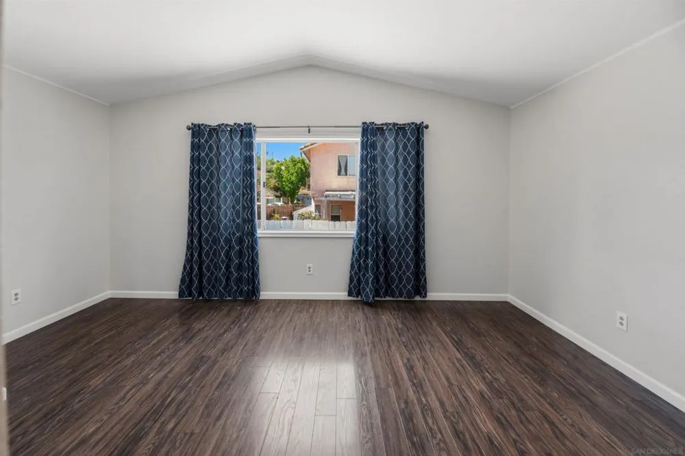 633 Thunder Gln Escondido, CA 92027