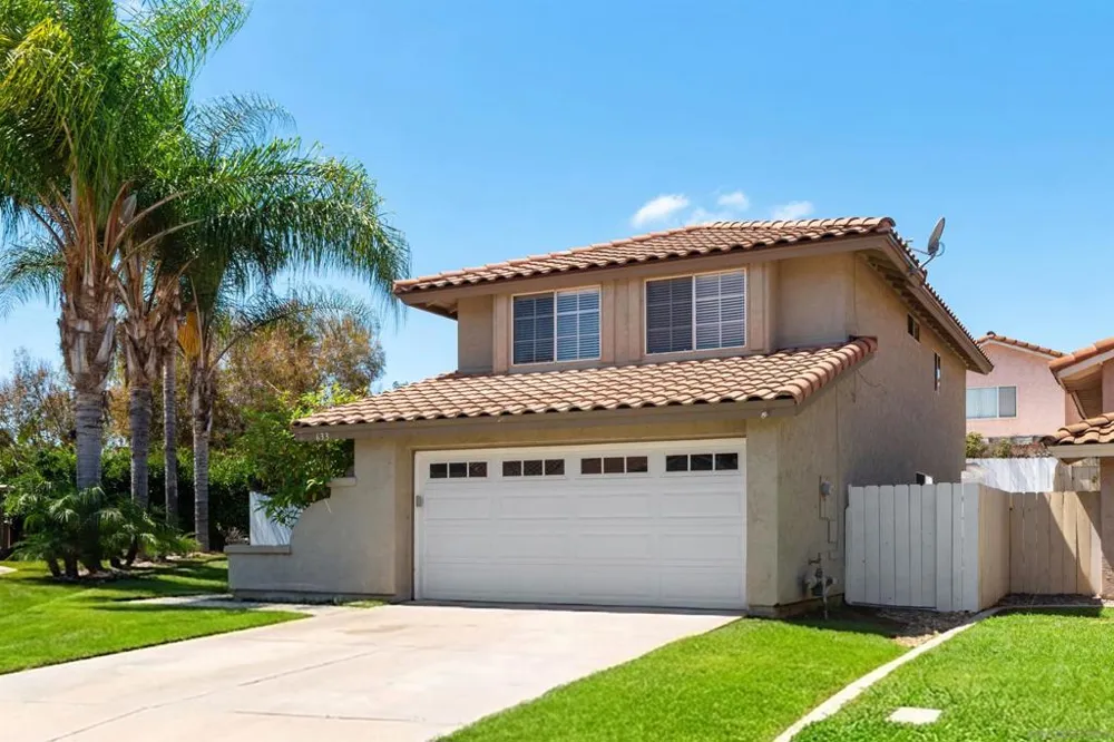 633 Thunder Gln Escondido, CA 92027