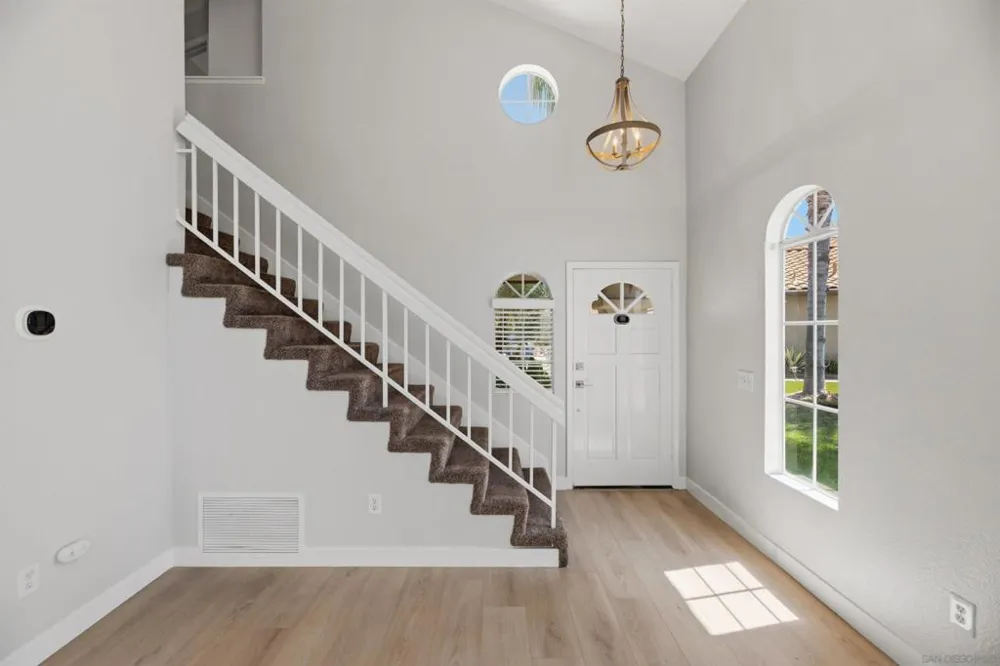 633 Thunder Gln Escondido, CA 92027