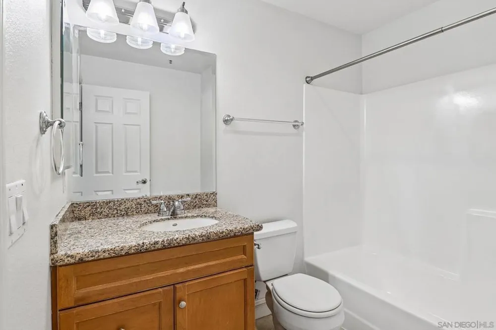 5648 Amaya #122 La Mesa, CA 91942
