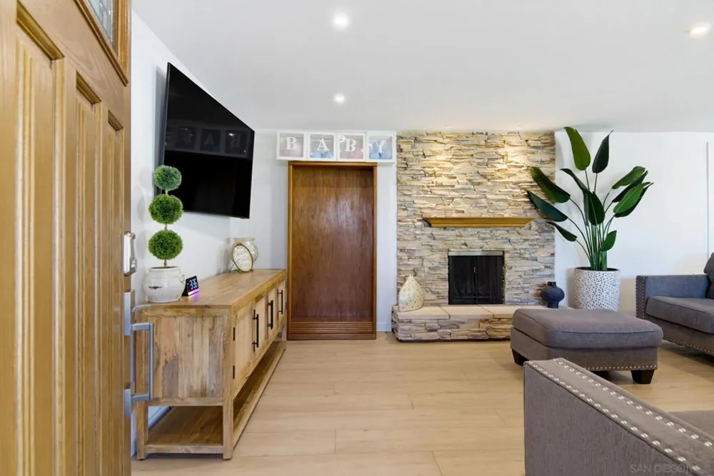 9165 San Juan Place La Mesa, CA 91941
