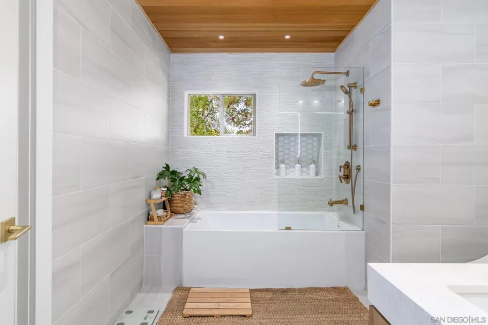9165 San Juan Place La Mesa, CA 91941