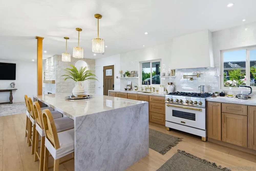 9165 San Juan Place La Mesa, CA 91941
