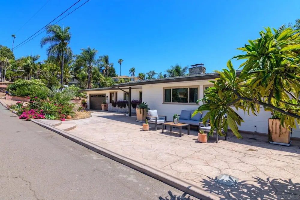 9165 San Juan Place La Mesa, CA 91941