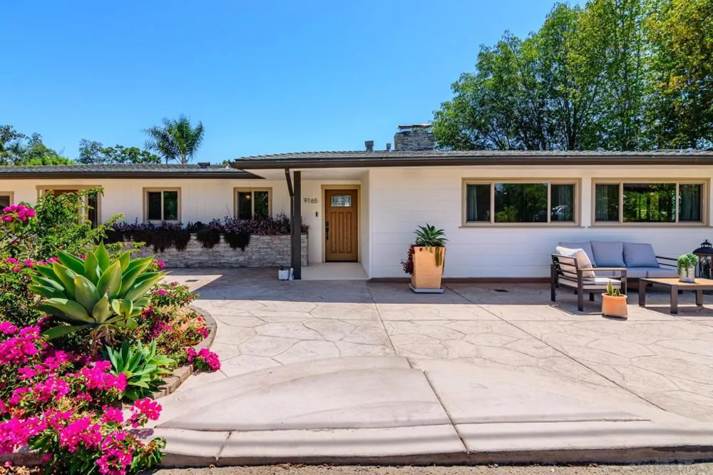 9165 San Juan Place La Mesa, CA 91941