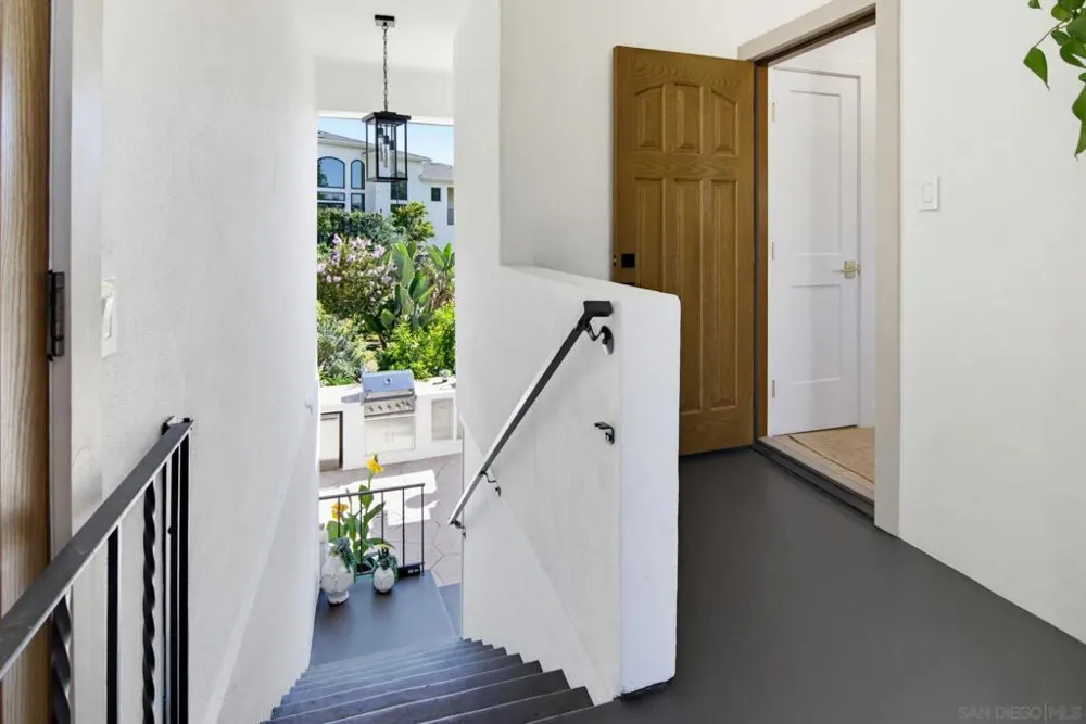 9165 San Juan Place La Mesa, CA 91941