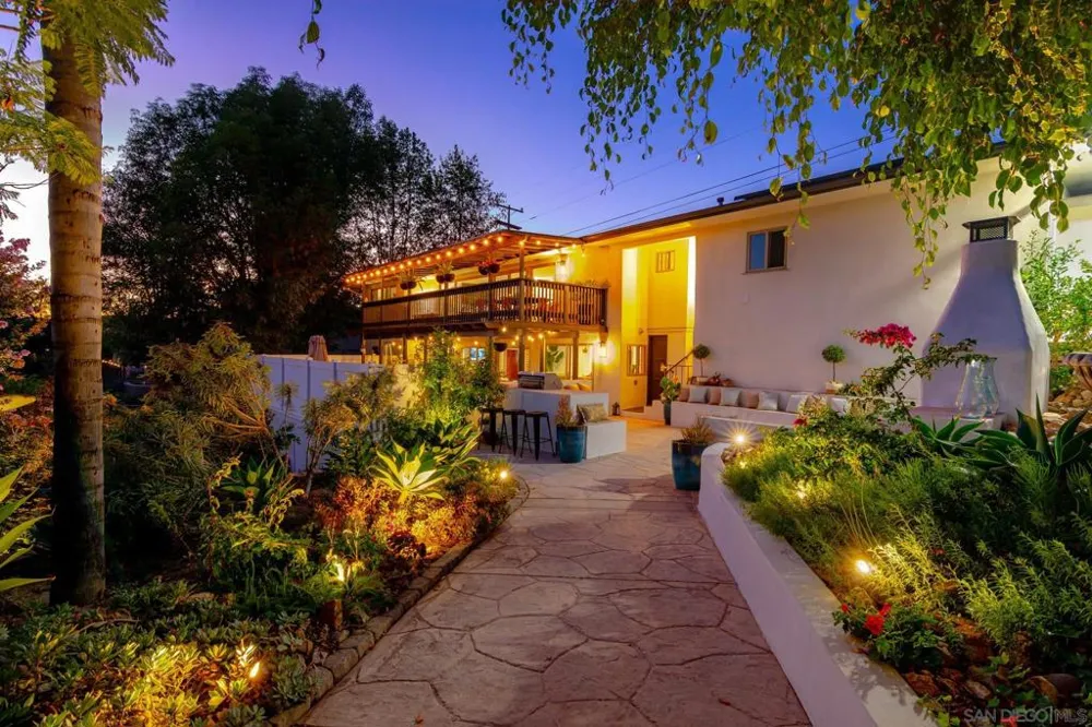 9165 San Juan Place La Mesa, CA 91941