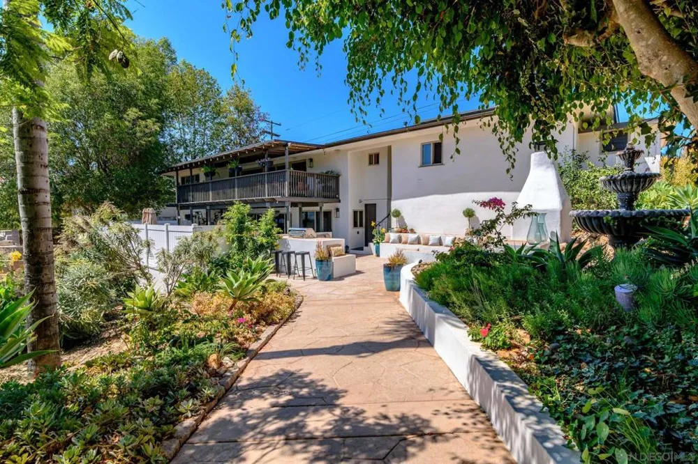9165 San Juan Place La Mesa, CA 91941
