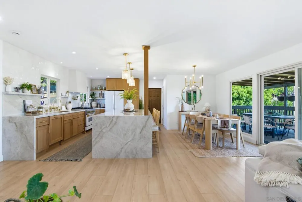 9165 San Juan Place La Mesa, CA 91941