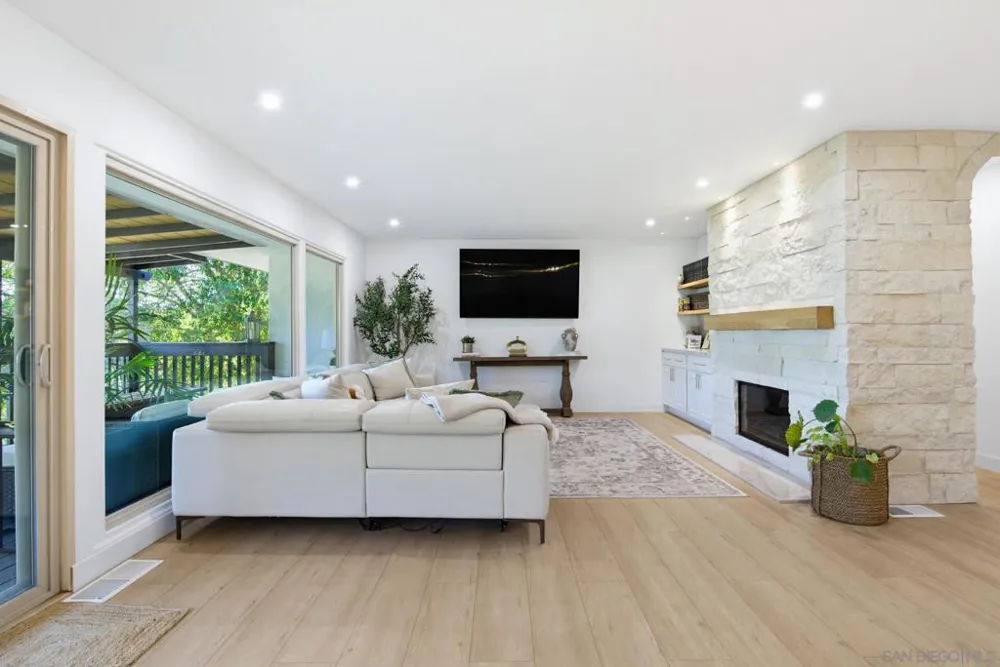 9165 San Juan Place La Mesa, CA 91941
